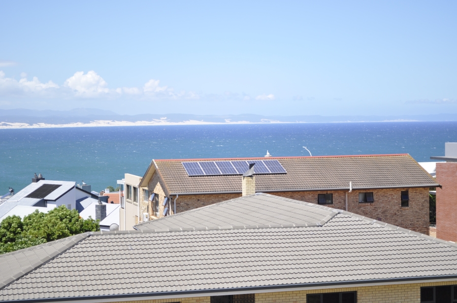 5 Bedroom Property for Sale in Wavecrest Eastern Cape